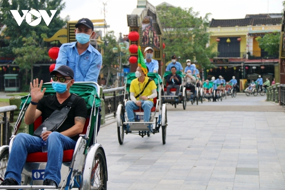 Easing visa policy key to boosting international tourist numbers